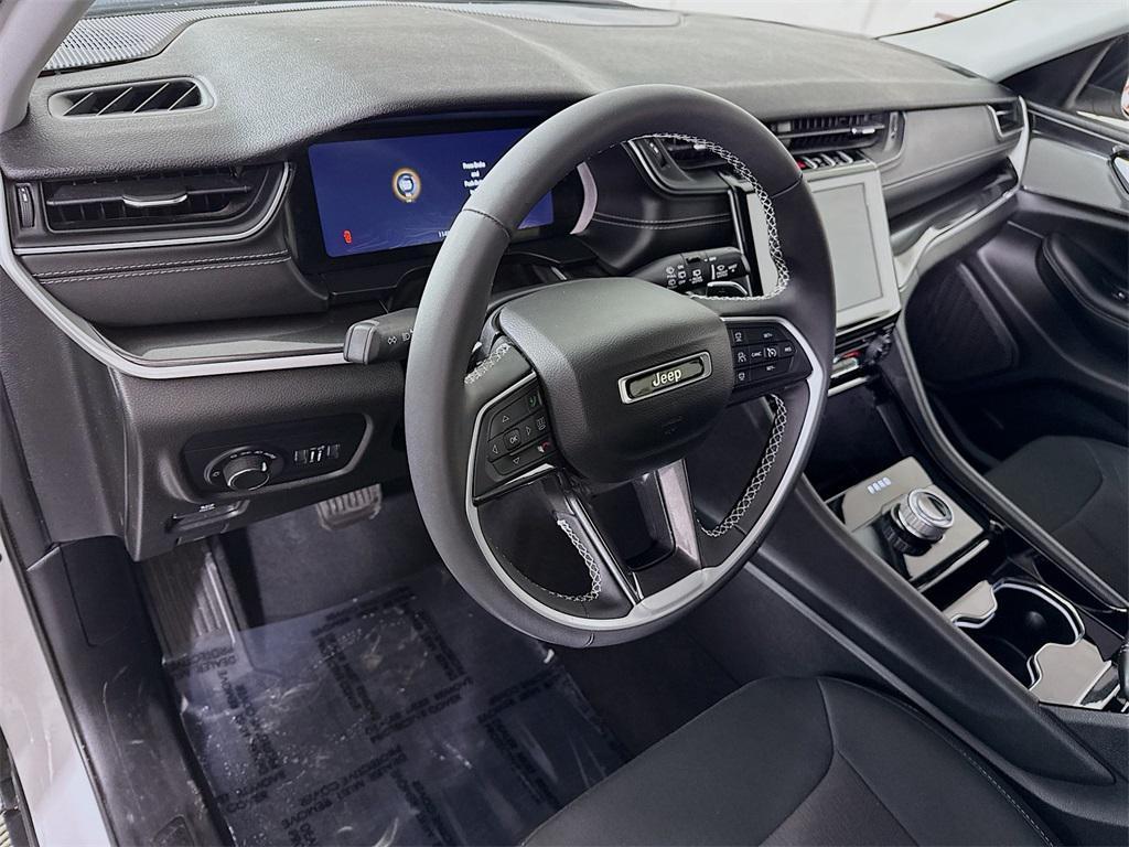 used 2023 Jeep Grand Cherokee car, priced at $31,998