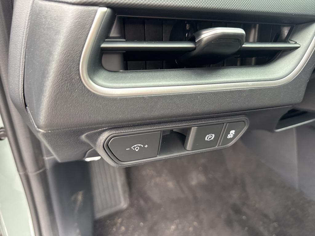 new 2025 Kia K4 car, priced at $23,335