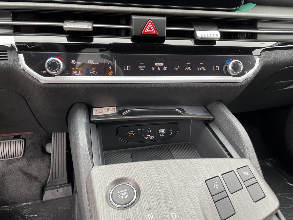 new 2026 Kia Sportage Hybrid car, priced at $35,774