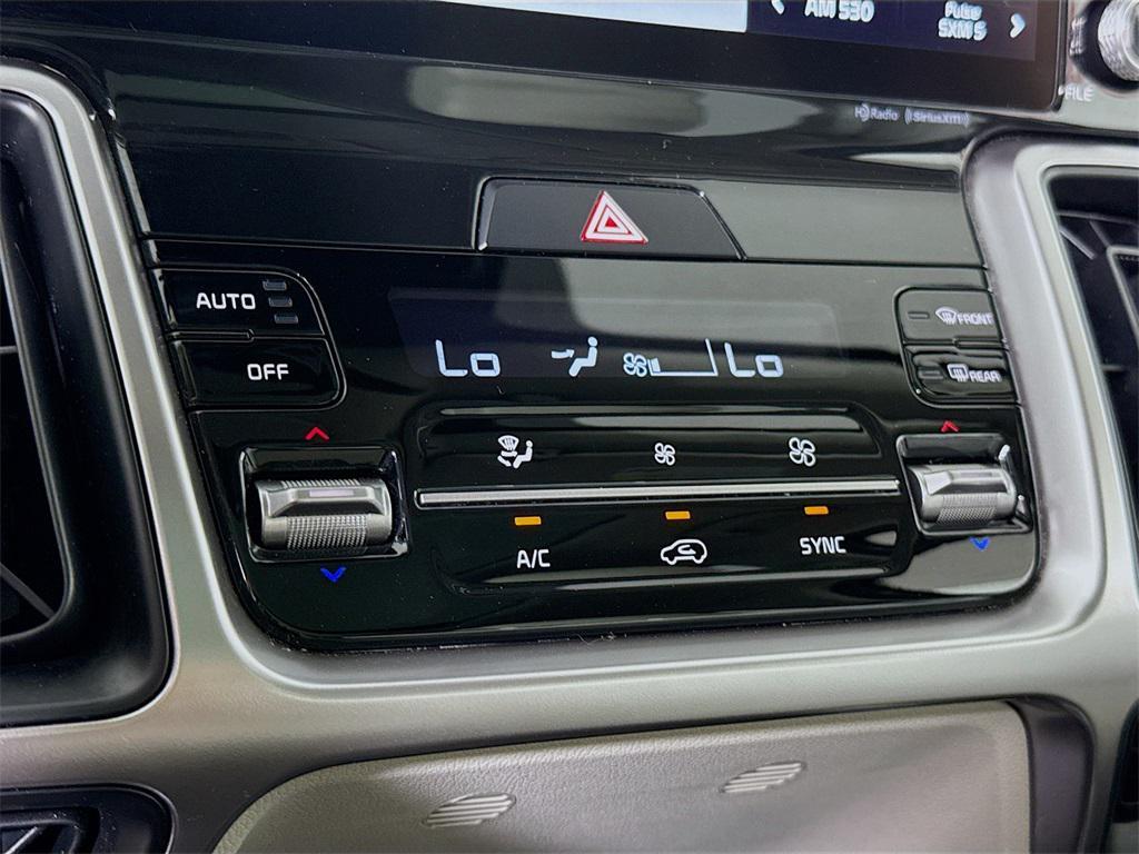used 2022 Kia Sorento car, priced at $23,998