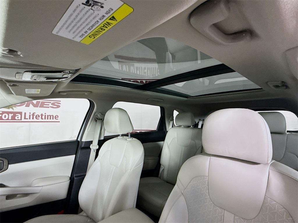 used 2022 Kia Sorento car, priced at $23,998