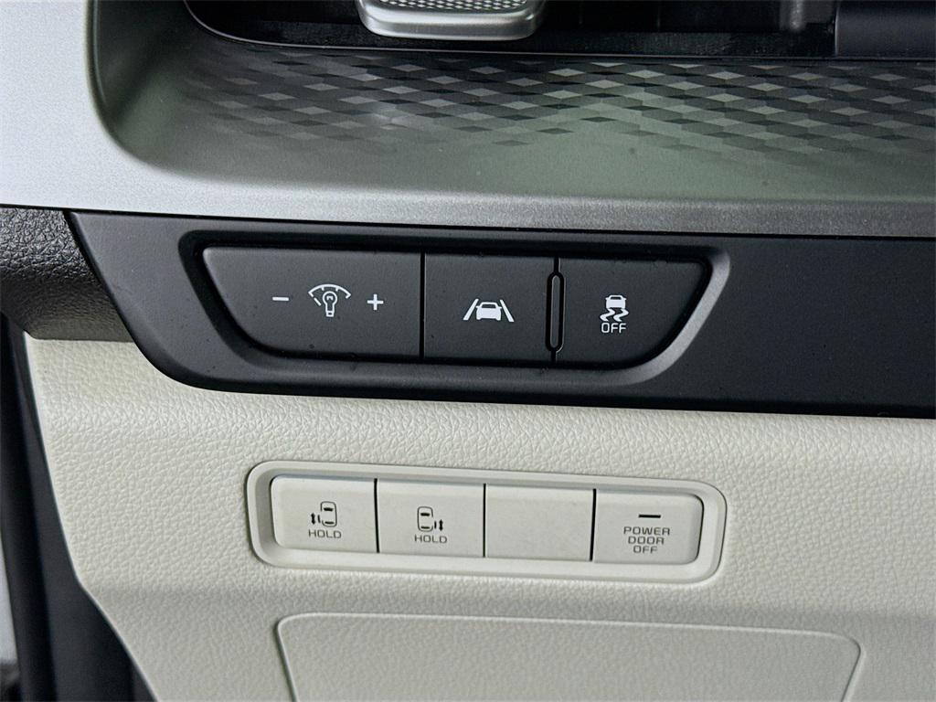 used 2023 Kia Carnival car, priced at $29,998