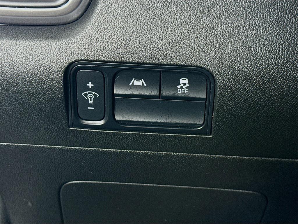 used 2023 Kia Sorento car, priced at $24,798