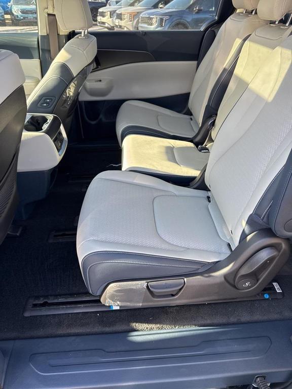 new 2026 Kia Carnival Hybrid car, priced at $52,700