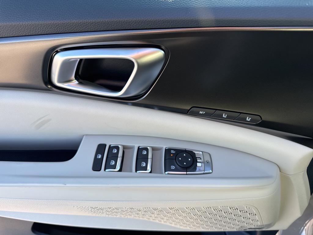 new 2026 Kia Carnival Hybrid car, priced at $52,700