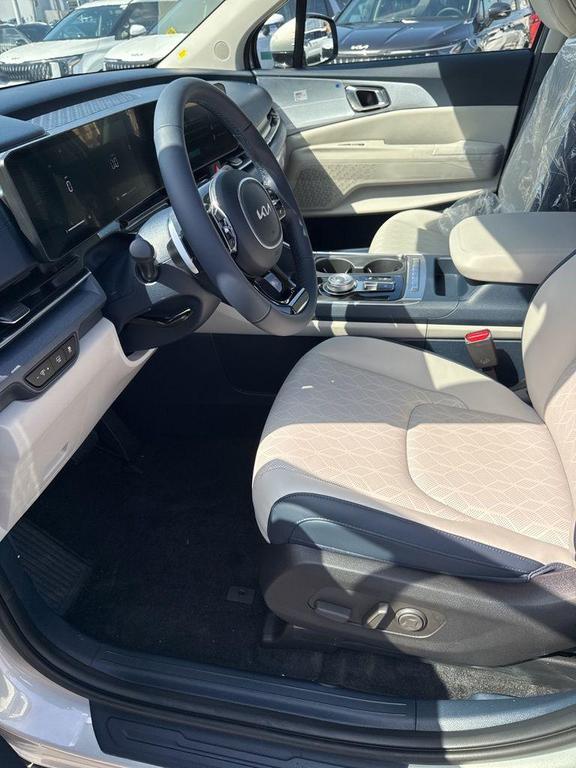 new 2026 Kia Carnival Hybrid car, priced at $43,297