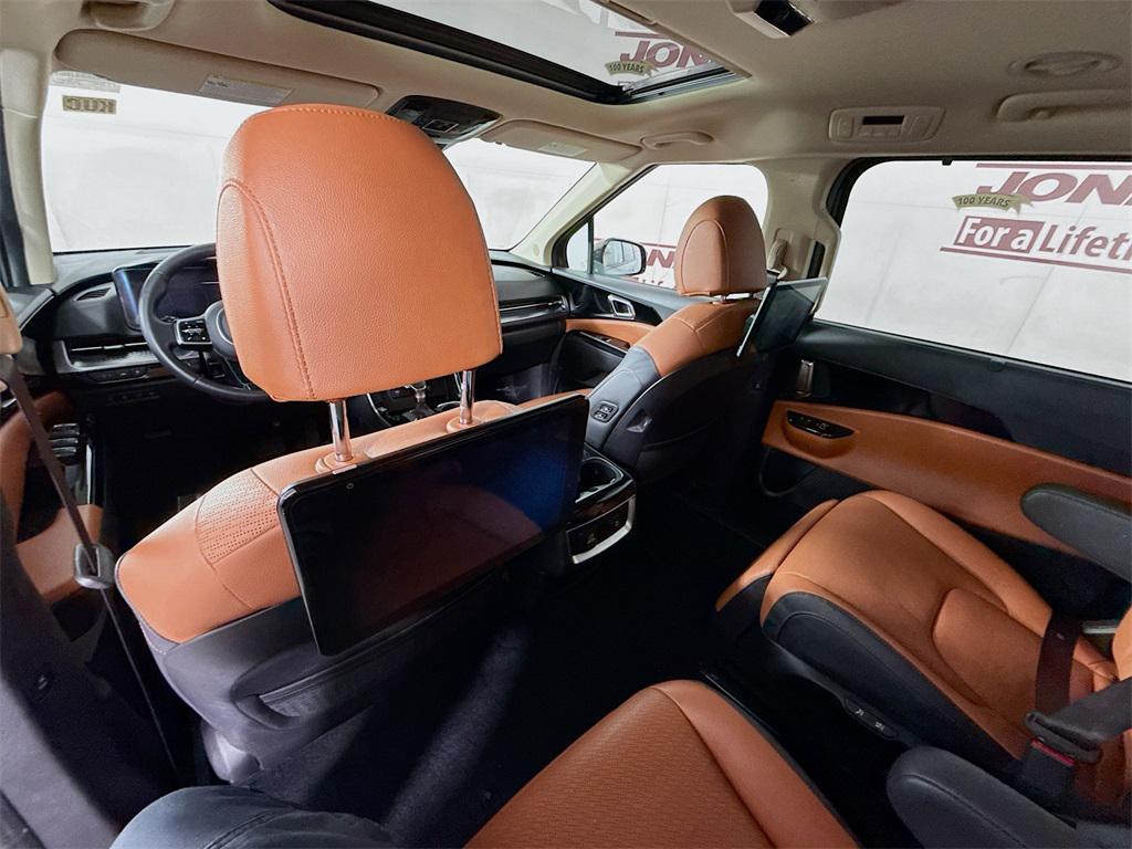 used 2024 Kia Carnival car, priced at $38,995