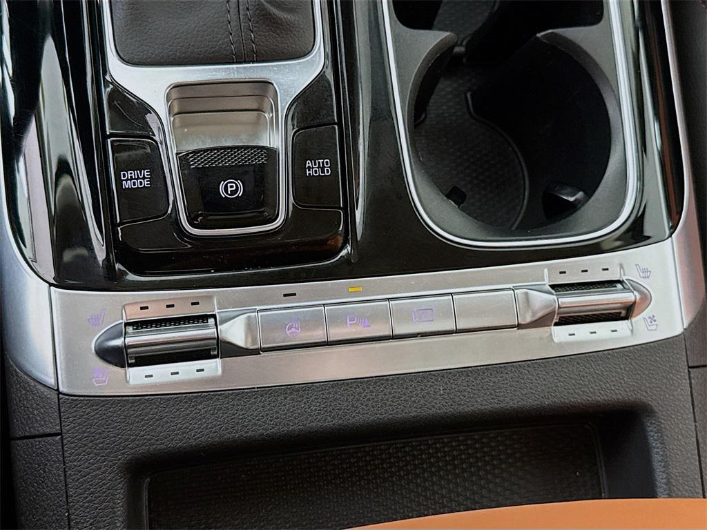 used 2024 Kia Carnival car, priced at $38,995