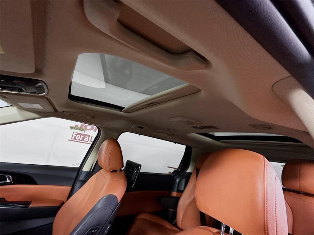 used 2024 Kia Carnival car, priced at $38,995