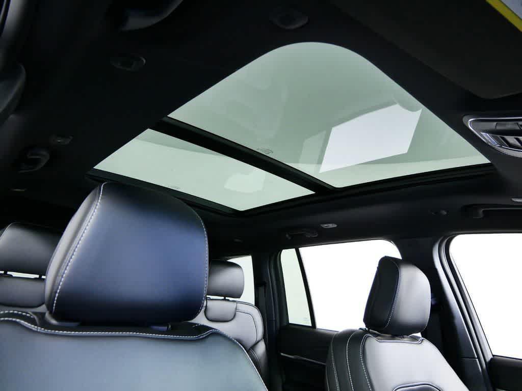 new 2025 Jeep Grand Cherokee car, priced at $47,540