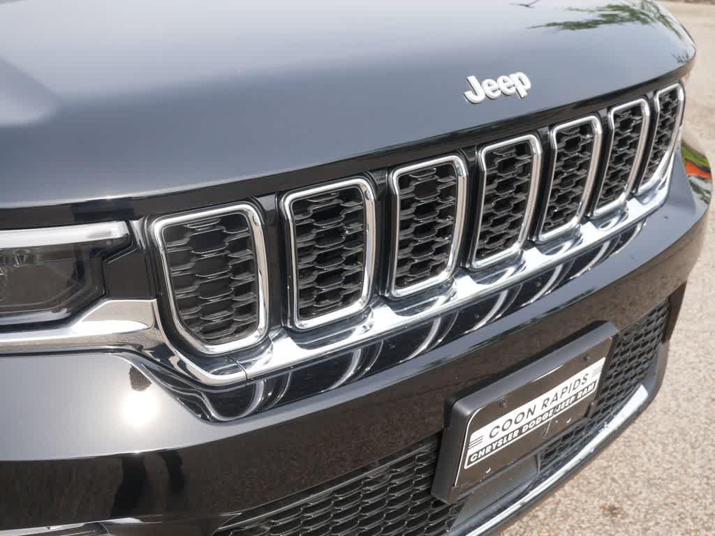 new 2025 Jeep Grand Cherokee car, priced at $43,987