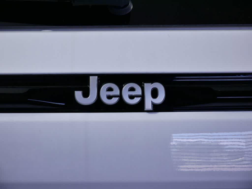 new 2025 Jeep Grand Cherokee car, priced at $44,838