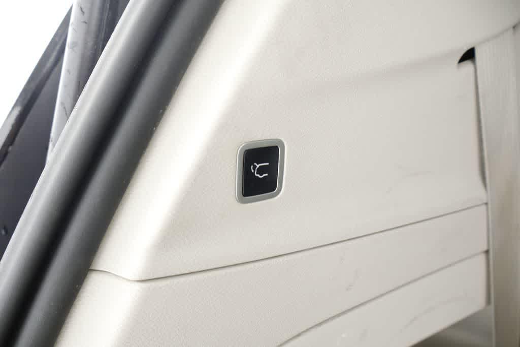 used 2023 Chrysler Pacifica car, priced at $24,446