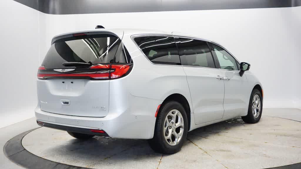 used 2024 Chrysler Pacifica car, priced at $41,933