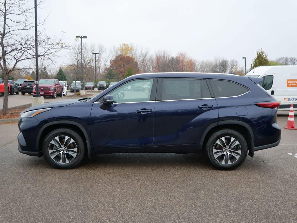 used 2021 Toyota Highlander car, priced at $29,884