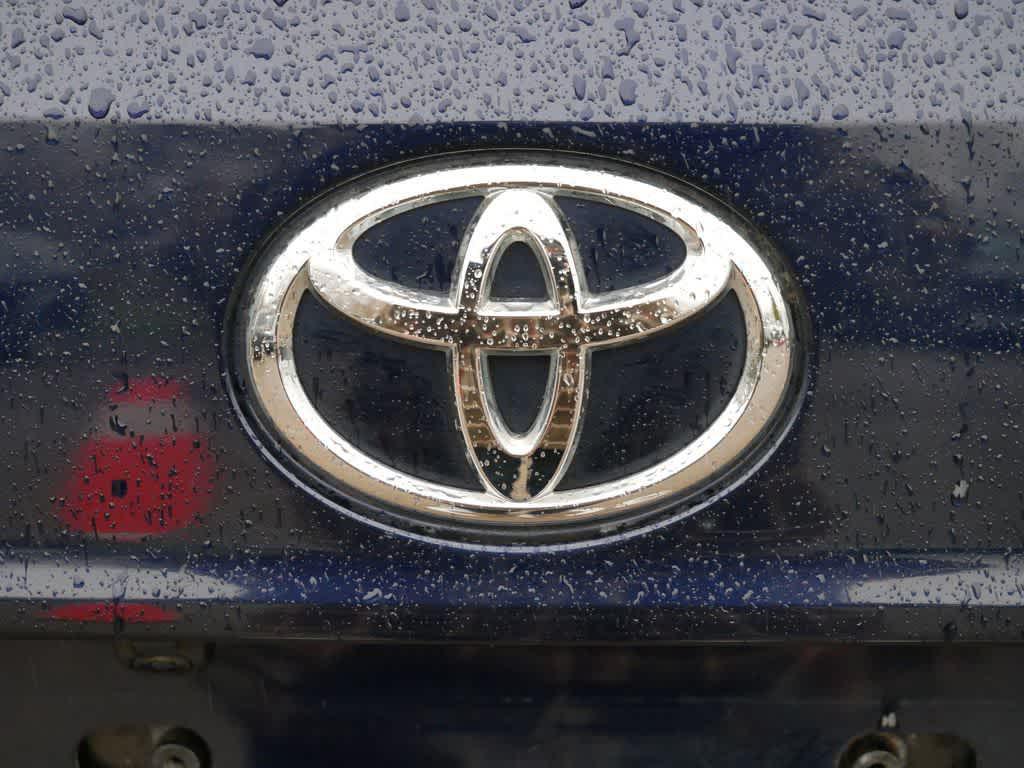 used 2021 Toyota Highlander car, priced at $29,884