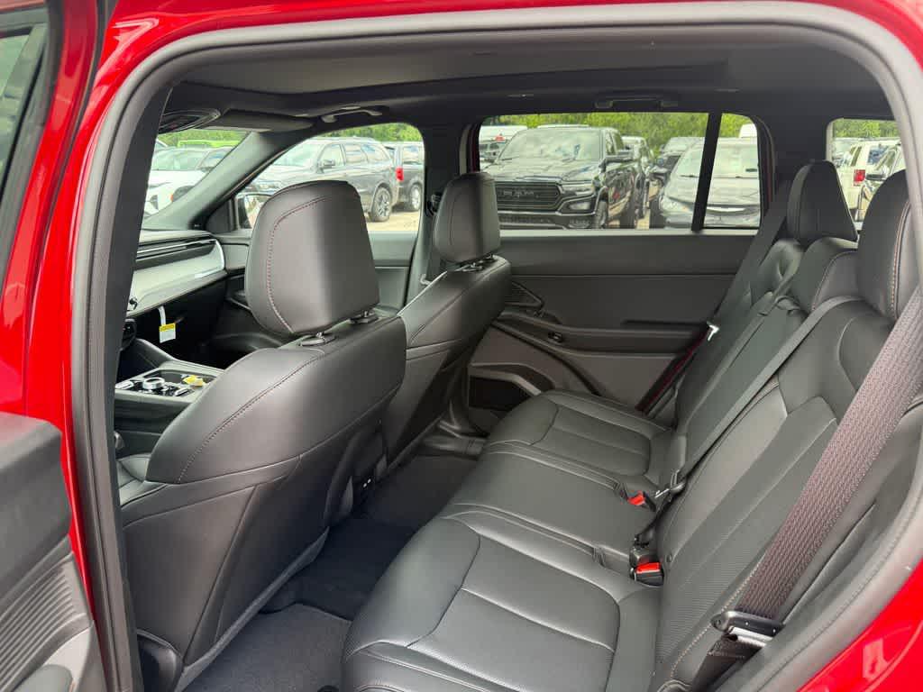 new 2026 Jeep Cherokee car, priced at $39,324