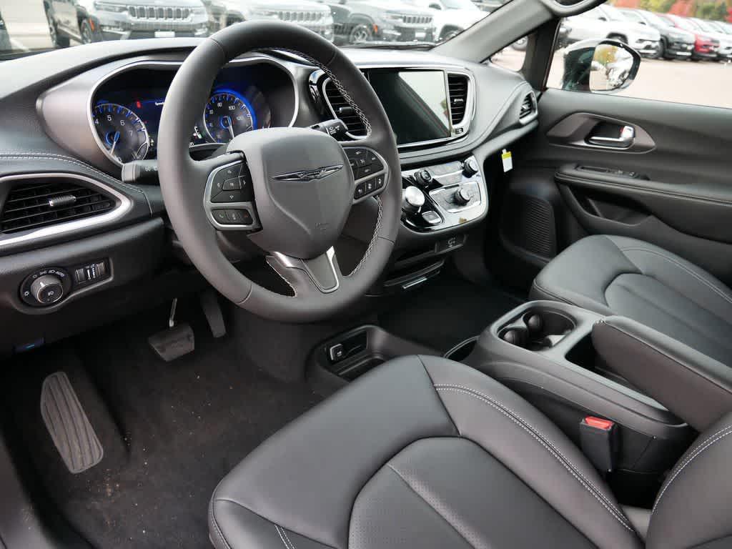 new 2026 Chrysler Pacifica car, priced at $47,985