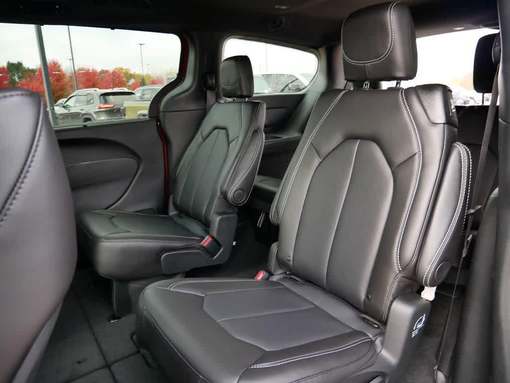 new 2026 Chrysler Pacifica car, priced at $47,985