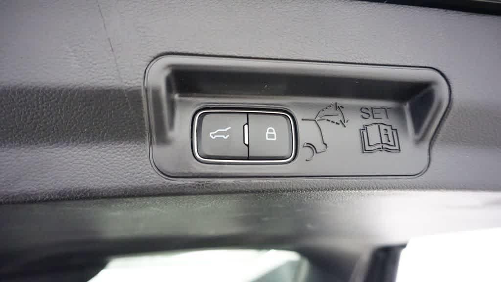 used 2022 Ford Explorer car, priced at $35,346