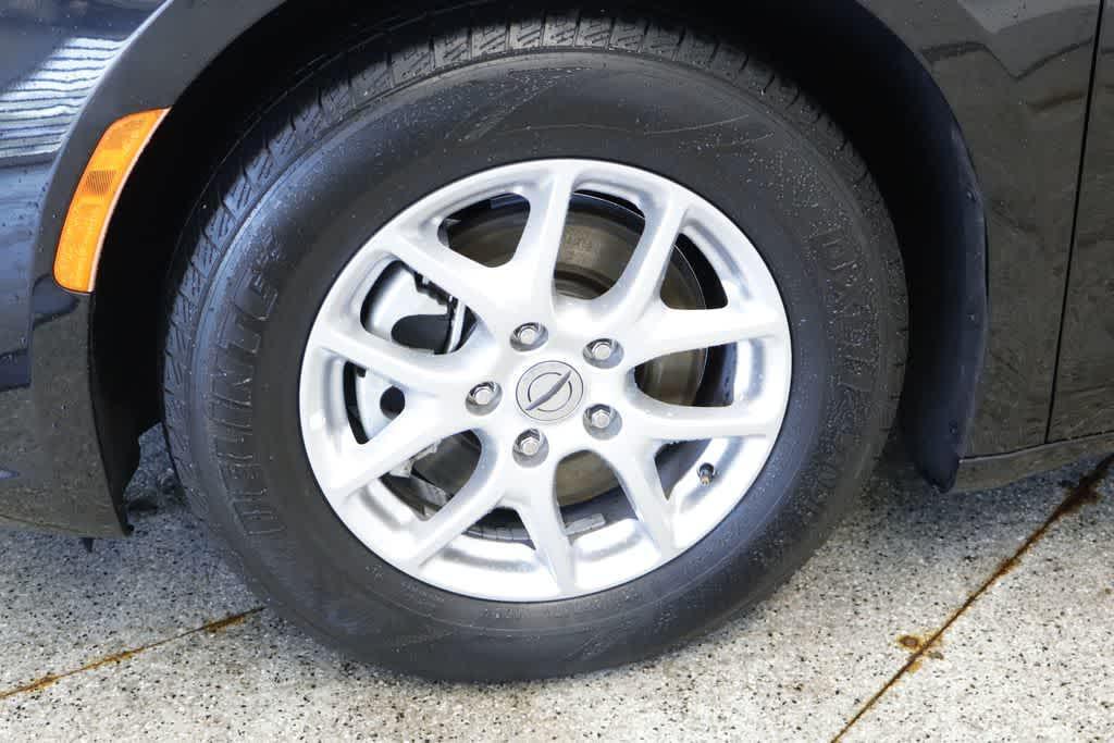 used 2023 Chrysler Pacifica car, priced at $24,257