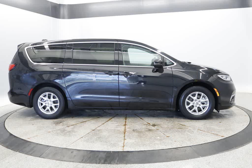 used 2023 Chrysler Pacifica car, priced at $24,257