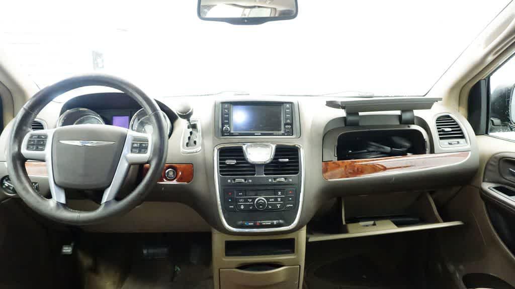used 2014 Chrysler Town & Country car, priced at $9,547