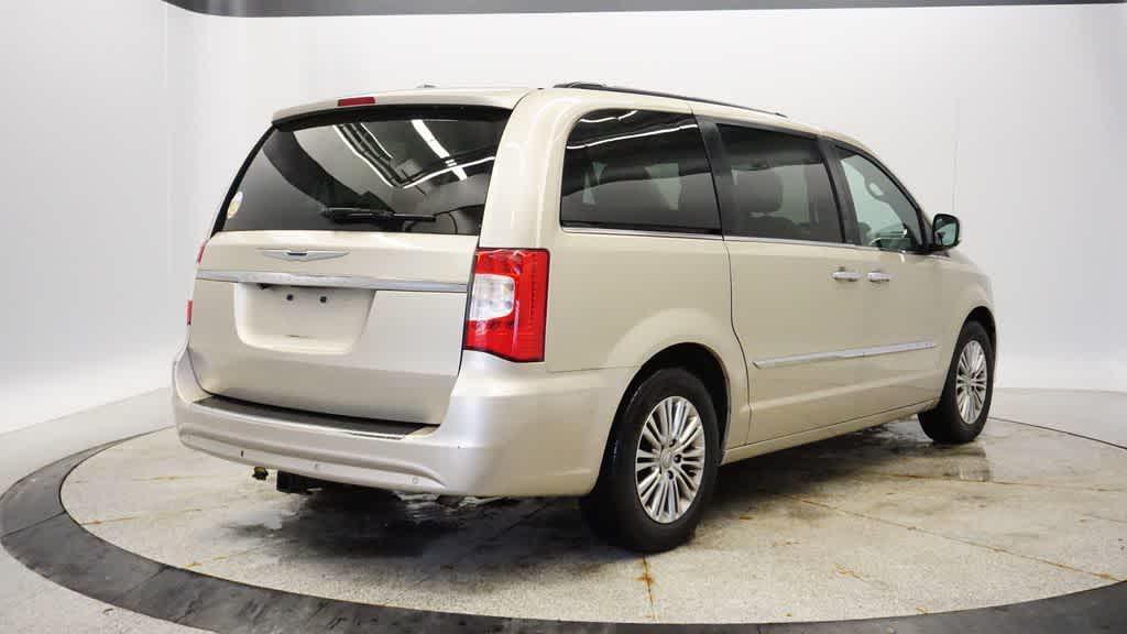 used 2014 Chrysler Town & Country car, priced at $9,547