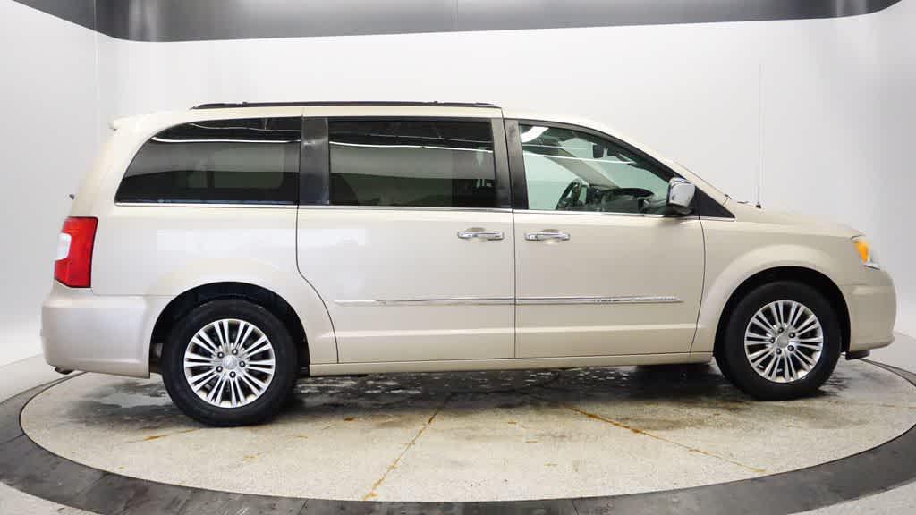 used 2014 Chrysler Town & Country car, priced at $9,547