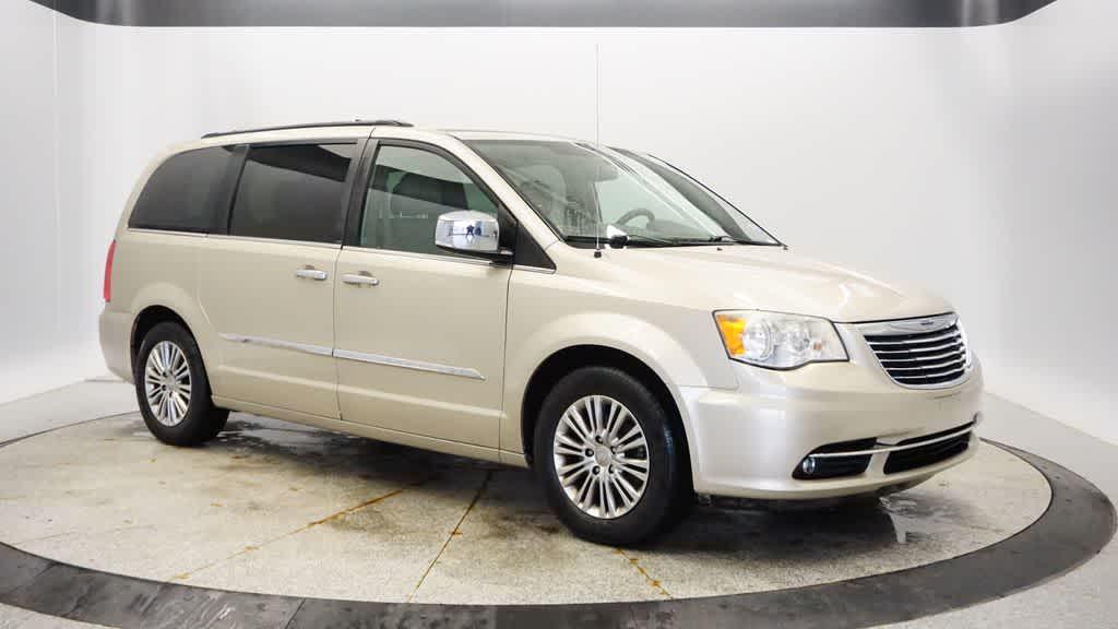 used 2014 Chrysler Town & Country car, priced at $9,547