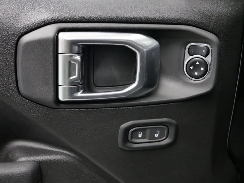 new 2026 Jeep Wrangler car, priced at $47,377