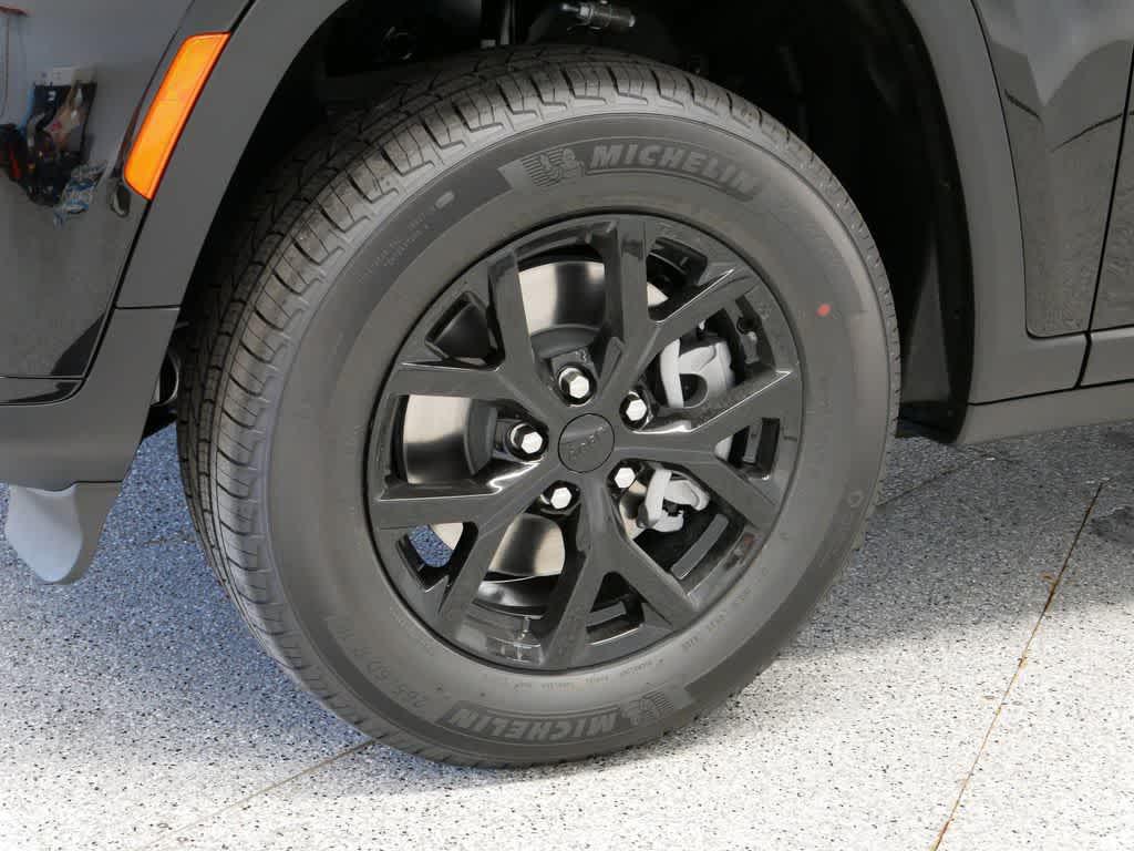 new 2025 Jeep Grand Cherokee L car, priced at $44,239