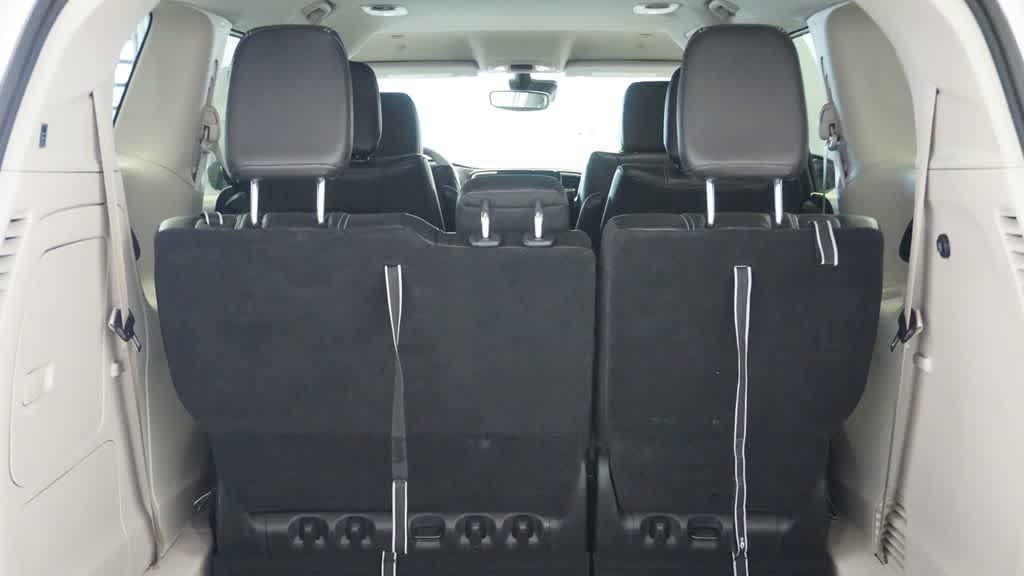 used 2024 Chrysler Pacifica Hybrid car, priced at $25,957