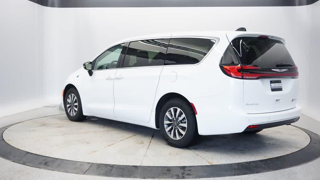 used 2024 Chrysler Pacifica Hybrid car, priced at $25,957