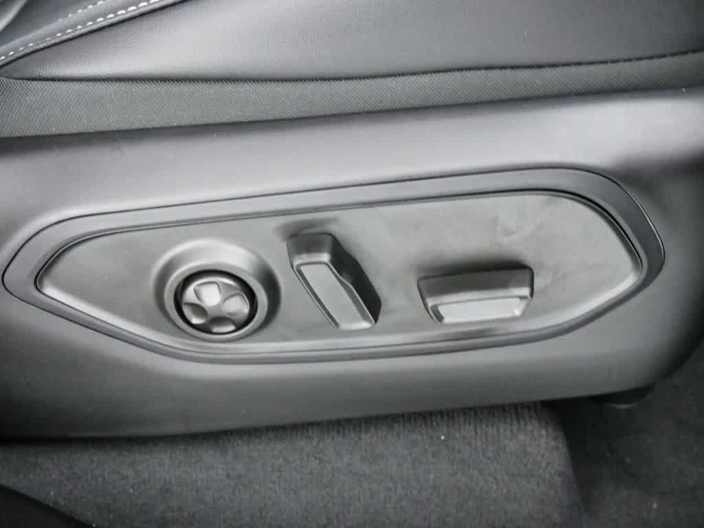 new 2025 Jeep Grand Cherokee L car, priced at $47,329