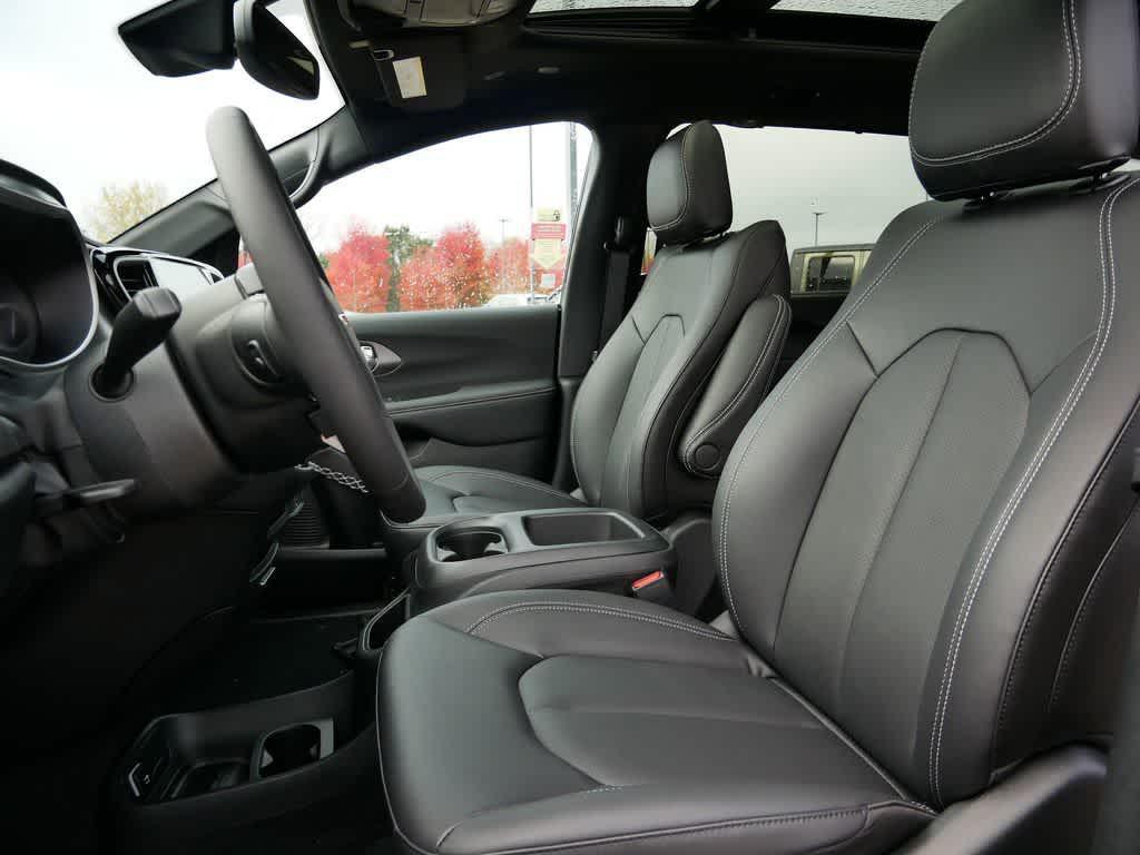 new 2026 Chrysler Pacifica car, priced at $43,372