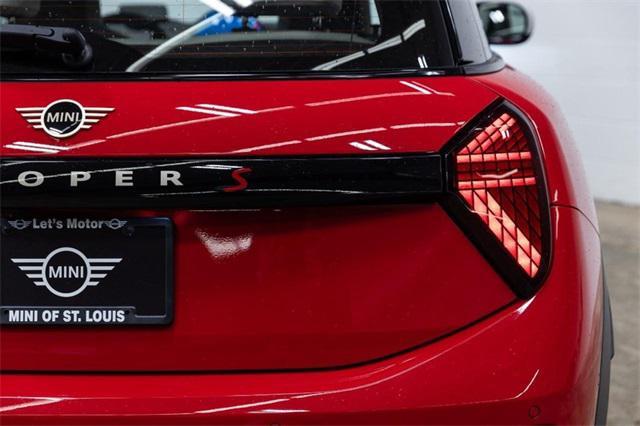 used 2025 MINI Hardtop car, priced at $32,515