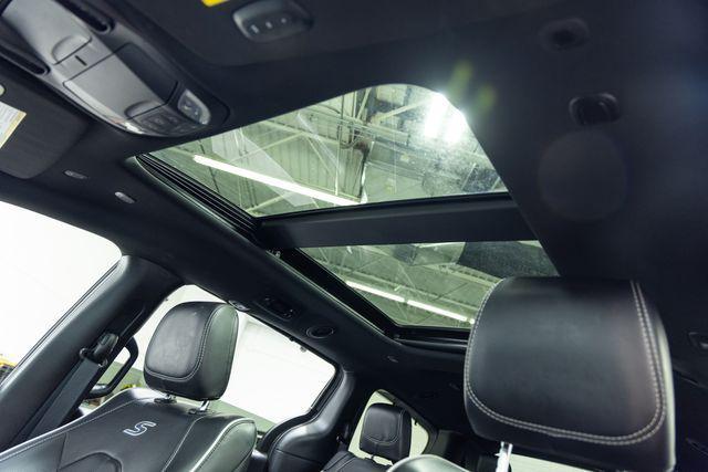 used 2025 Chrysler Pacifica car, priced at $34,900