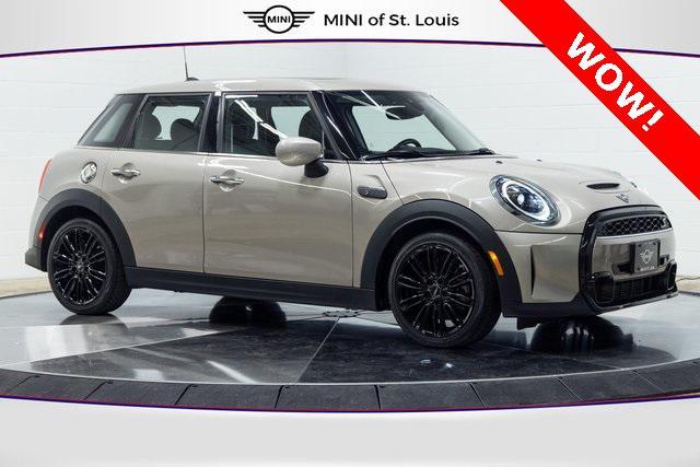used 2024 MINI Hardtop car, priced at $24,400