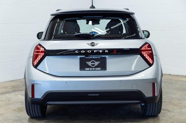 used 2025 MINI Hardtop car, priced at $32,025