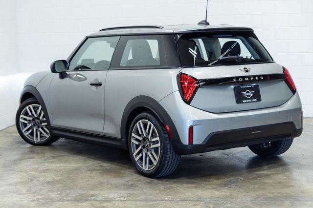 used 2025 MINI Hardtop car, priced at $32,025