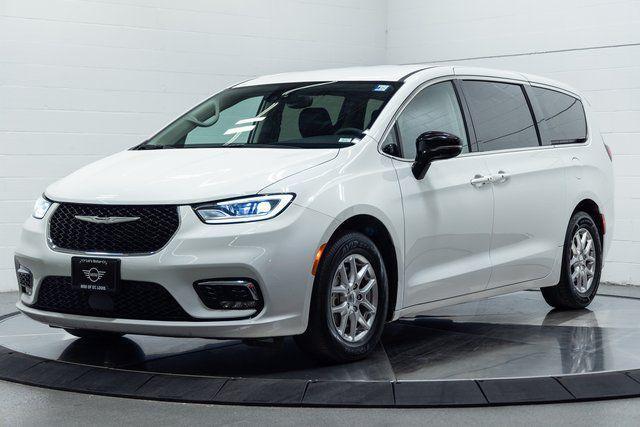 used 2024 Chrysler Pacifica car, priced at $26,450