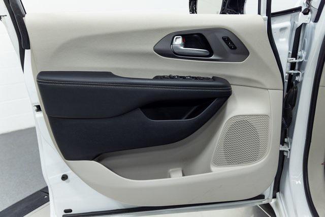 used 2024 Chrysler Pacifica car, priced at $26,900