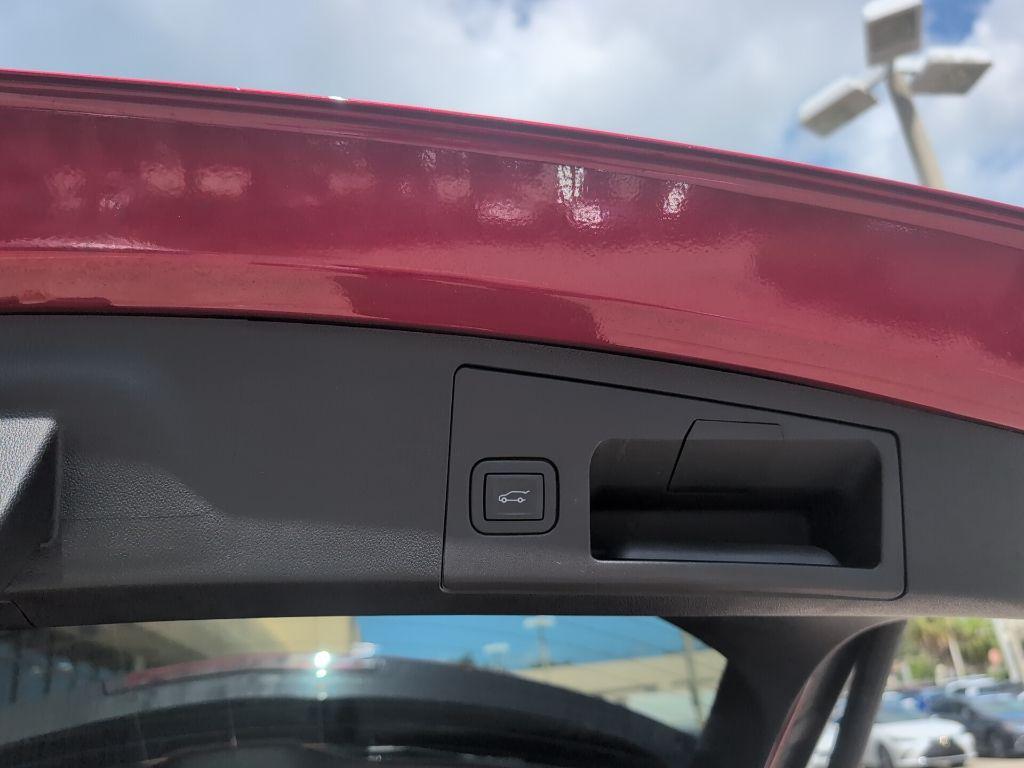 used 2024 Cadillac XT4 car, priced at $31,127