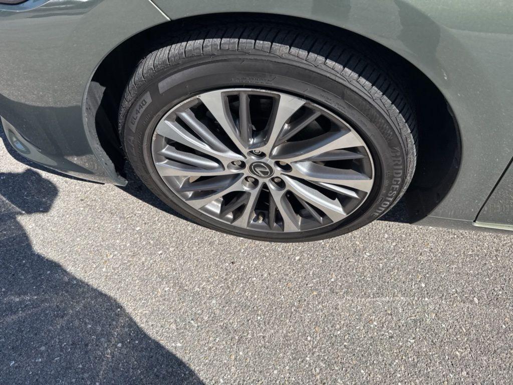 used 2019 Lexus ES 350 car, priced at $31,988
