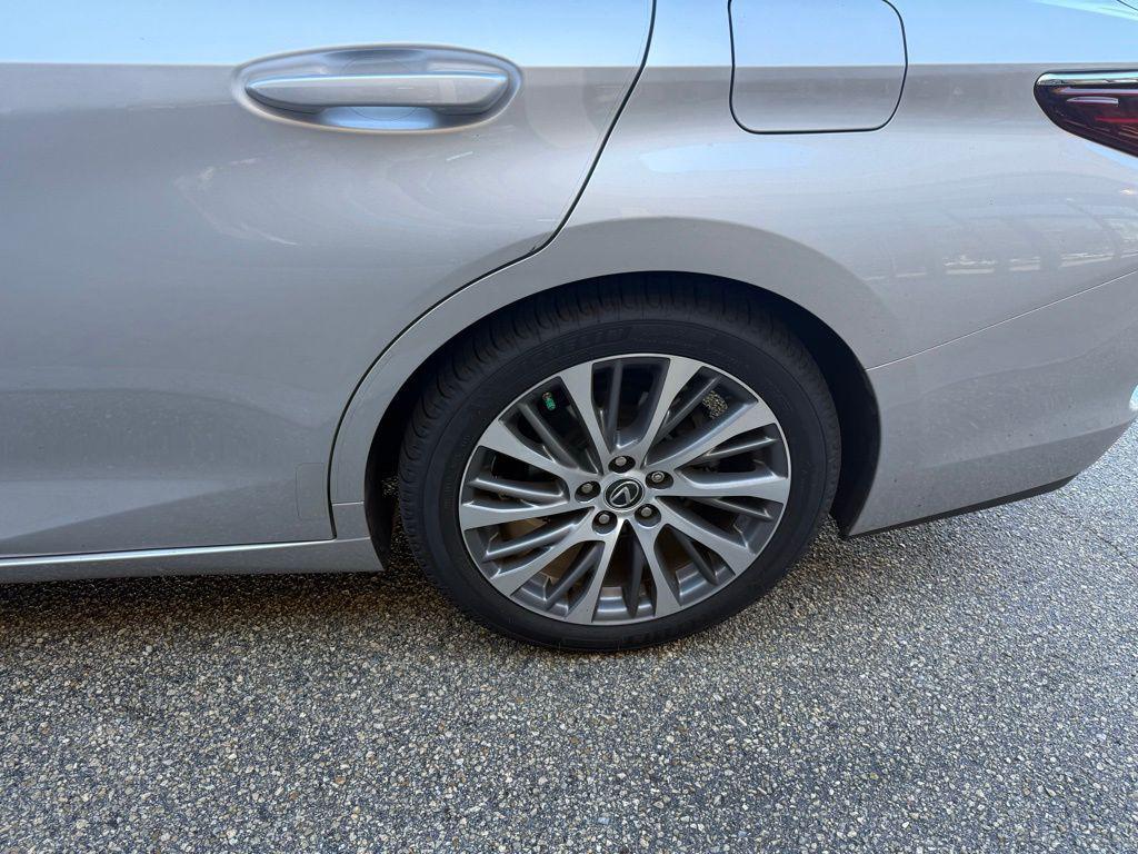 used 2021 Lexus ES 350 car, priced at $30,998