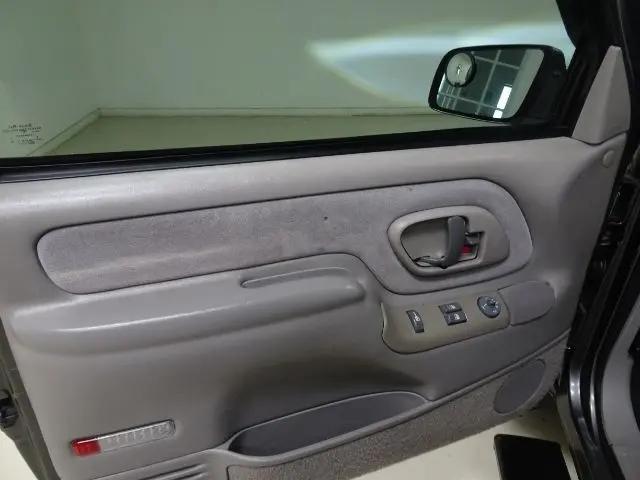 used 1999 Chevrolet Tahoe car, priced at $10,995