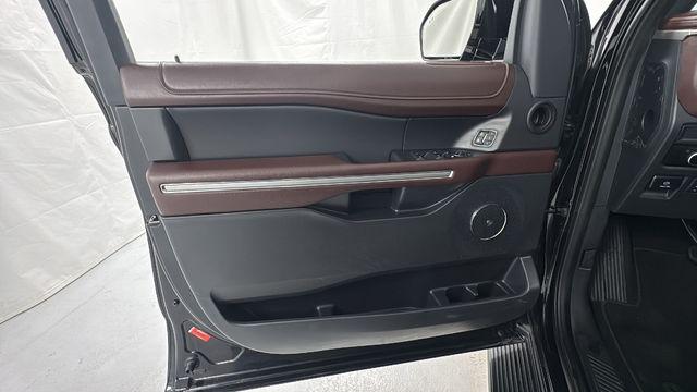 used 2024 Ford Expedition car, priced at $44,520