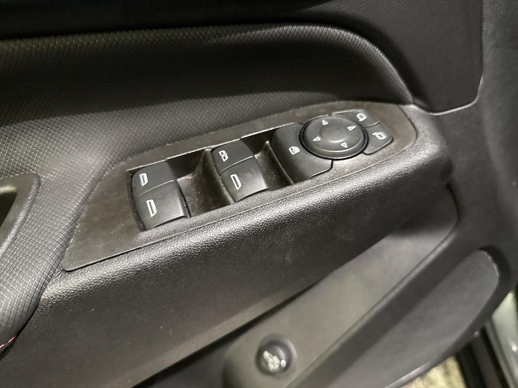 used 2023 Chevrolet Equinox car, priced at $25,493