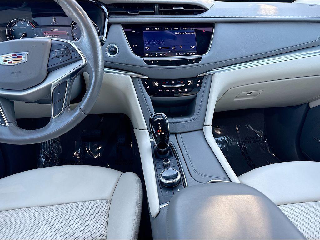 used 2022 Cadillac XT5 car, priced at $19,655